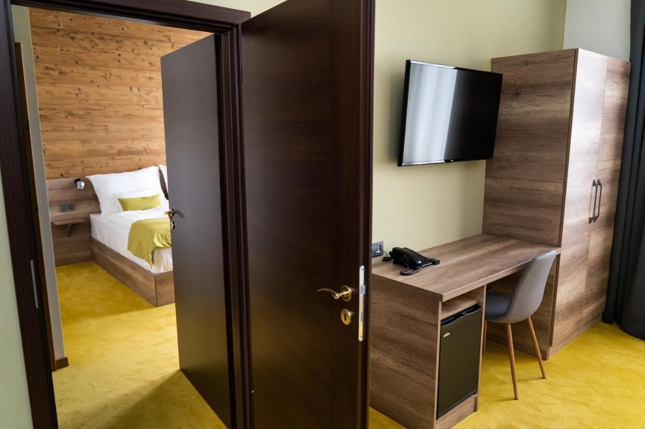 Hotel Kristaly Konferencia & Wellness Ajka Екстериор снимка