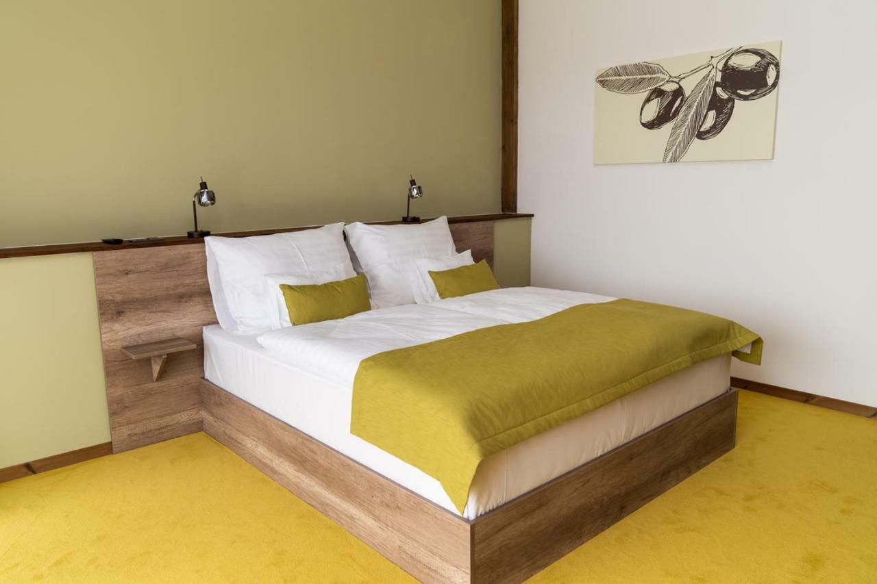 Hotel Kristaly Konferencia & Wellness Ajka Екстериор снимка