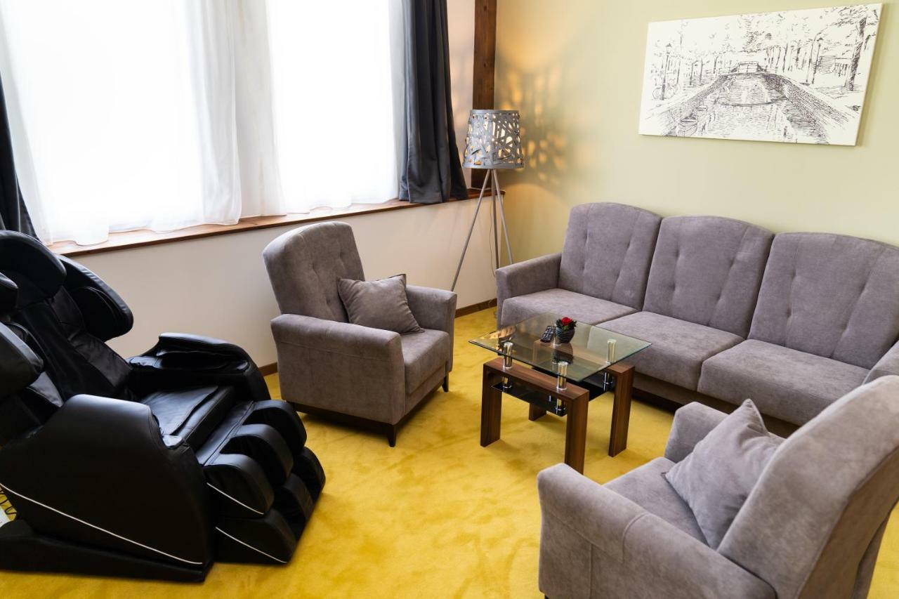 Hotel Kristaly Konferencia & Wellness Ajka Екстериор снимка