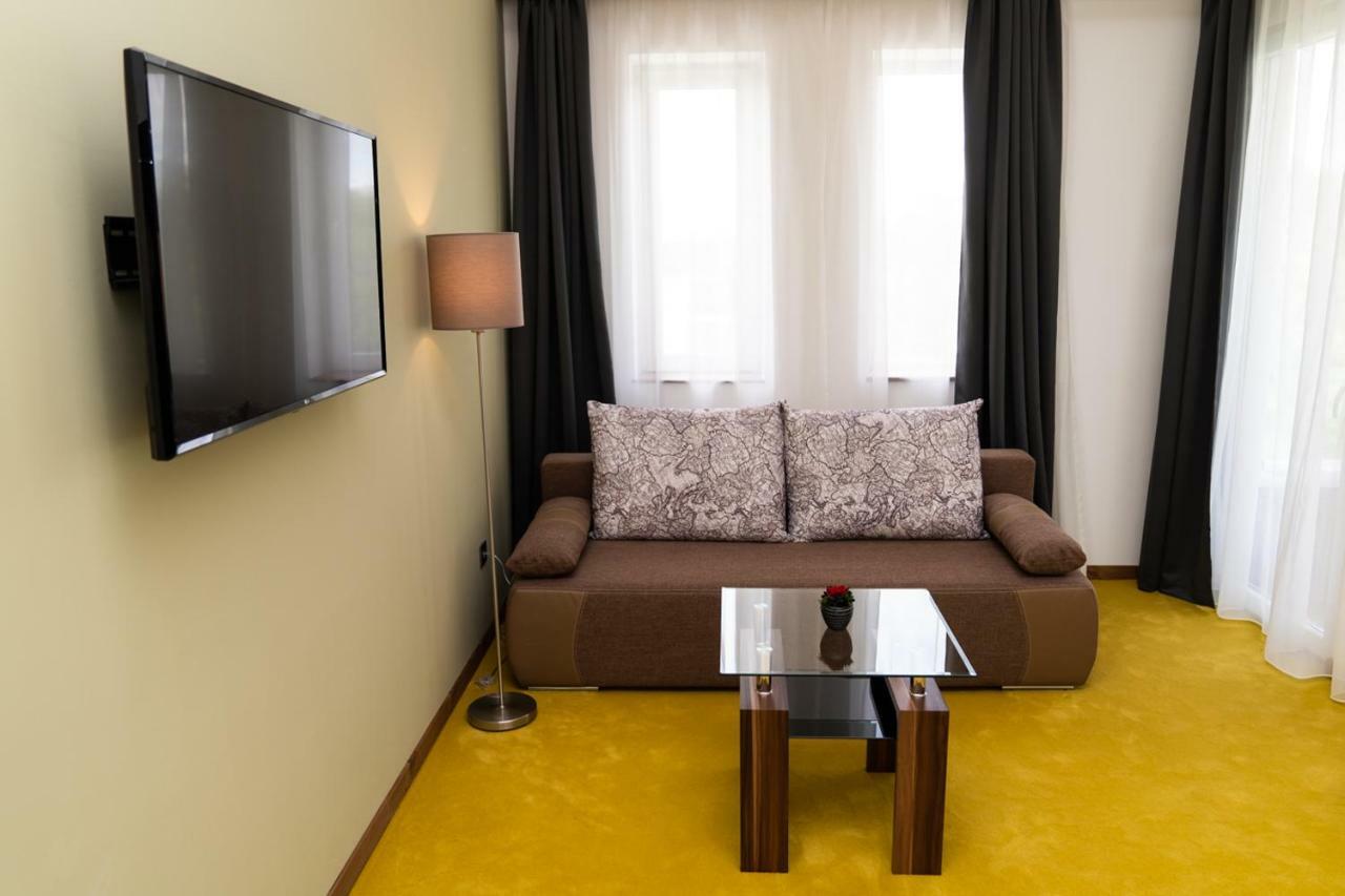 Hotel Kristaly Konferencia & Wellness Ajka Екстериор снимка